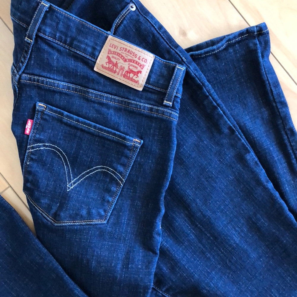 Levi’s - Picture 3 of 3